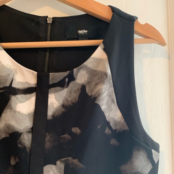 black and gray dress - size medium - Picture 4 of 4